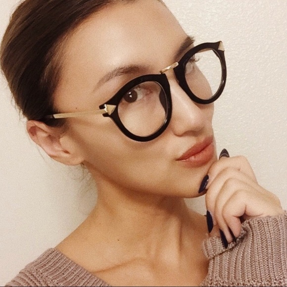 OVERSIZED BLACK FRAME GLASSES WITH GOLD HARDWARE - Picture 1 of 2